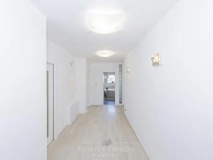 Prodej kanceláře, Praha - Suchdol, Osvobození, 314 m2