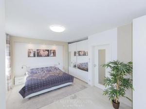 Prodej kanceláře, Praha - Suchdol, Osvobození, 314 m2