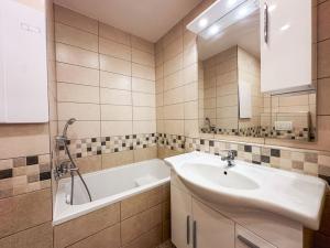 Pronájem bytu 2+kk, Praha - Stodůlky, Bronzová, 45 m2