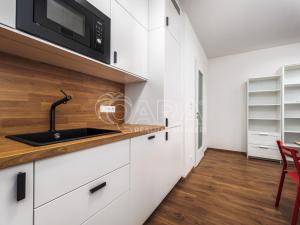 Pronájem bytu 2+kk, Praha - Třebonice, Thomasova, 46 m2