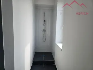 Pronájem bytu 1+kk, Chomutov, Žižkovo náměstí, 34 m2