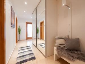 Prodej bytu 2+kk, Praha - Kamýk, Papírníkova, 70 m2