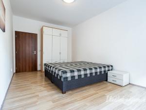 Pronájem bytu 2+kk, Praha - Žižkov, Biskupcova, 44 m2