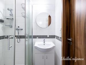 Pronájem bytu 2+kk, Praha - Žižkov, Biskupcova, 44 m2