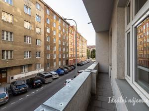 Pronájem bytu 2+kk, Praha - Žižkov, Biskupcova, 44 m2