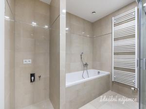 Pronájem bytu 3+kk, Praha - Hloubětín, Domalípova, 90 m2