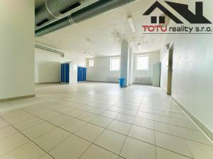 Pronájem kanceláře, Černožice, 400 m2