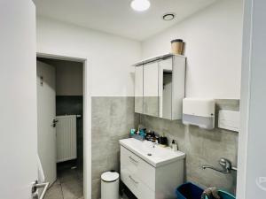 Prodej komerční nemovitosti, Praha - Strašnice, Zvěřinova, 36 m2