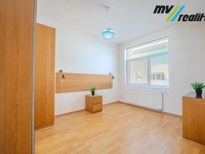 Prodej bytu 3+kk, Milovice, Lesní, 91 m2