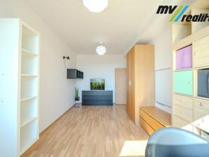 Prodej bytu 3+kk, Milovice, Lesní, 91 m2