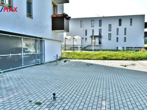 Pronájem garážového stání, Hradec Králové - Třebeš, Svatojánská, 12 m2