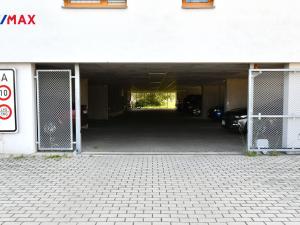 Pronájem garážového stání, Hradec Králové - Třebeš, Svatojánská, 12 m2