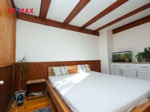 Pronájem bytu 4+1, Praha - Újezd nad Lesy, Hrádková, 98 m2