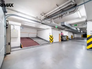 Prodej garážového stání, Praha, Herlíkovická, 14 m2