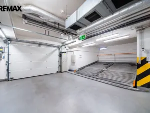 Prodej garážového stání, Praha, Herlíkovická, 14 m2