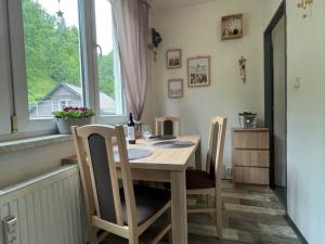 Prodej bytu 2+1, Nejdek, Rolavská, 60 m2