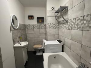 Prodej bytu 2+1, Nejdek, Rolavská, 60 m2
