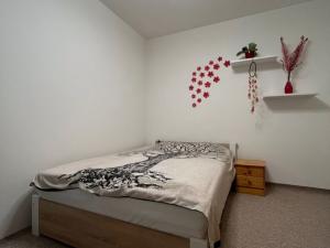Prodej bytu 2+1, Nejdek, Rolavská, 60 m2