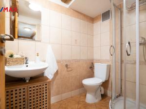 Prodej rodinného domu, Kundratice, 770 m2