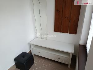 Pronájem bytu 2+kk, Praha - Horní Počernice, V slavětíně, 48 m2