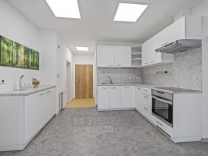 Pronájem bytu 3+1, Slavče, 100 m2