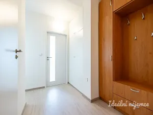 Pronájem bytu 2+kk, Praha, Štichova, 42 m2