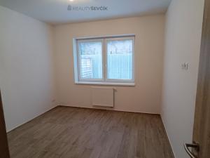 Pronájem bytu 2+kk, Lišov, Čechova, 56 m2