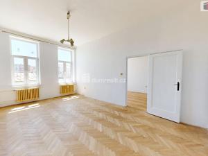 Pronájem bytu 2+1, Opava - Předměstí, Nákladní, 75 m2