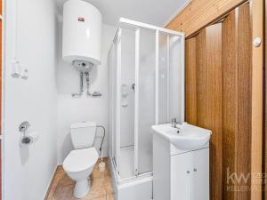 Prodej vícegeneračního domu, Zálezly, 900 m2