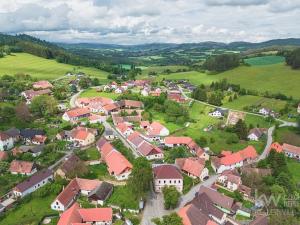 Prodej vícegeneračního domu, Zálezly, 900 m2