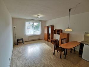 Pronájem bytu 1+kk, Pardubice - Svítkov, Dubová, 34 m2
