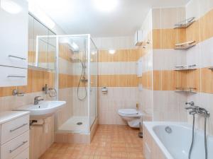 Prodej bytu 2+kk, Hradec Králové - Třebeš, Svatojánská, 62 m2