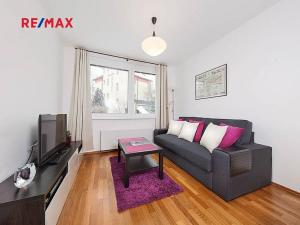 Pronájem bytu 2+kk, Praha - Břevnov, Vodňanského, 35 m2