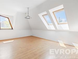 Prodej rodinného domu, Sulice - Hlubočinka, U Lesa, 272 m2