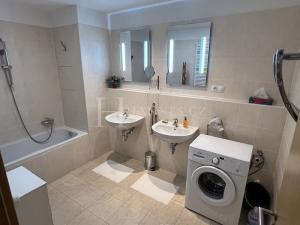 Pronájem bytu 2+kk, Praha - Vinohrady, Korunní, 85 m2
