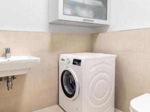 Prodej bytu 3+kk, Praha - Strašnice, Zvěřinova, 98 m2
