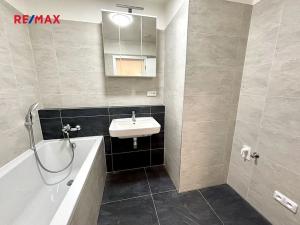 Pronájem bytu 2+kk, Praha - Dolní Počernice, Černodolská, 59 m2