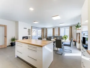 Prodej rodinného domu, Praha - Sobín, Valtická, 221 m2