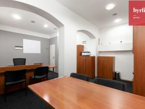 Prodej obchodního prostoru, Opava, Dolní náměstí, 27 m2