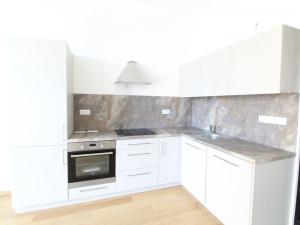 Pronájem bytu 2+kk, Praha, Krásova, 46 m2
