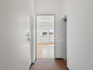 Pronájem bytu 2+kk, Praha - Prosek, Poleradská, 40 m2
