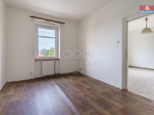 Prodej bytu 2+1, Karlovy Vary, K Linhartu, 63 m2