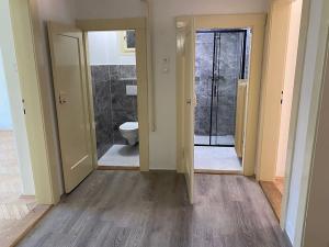Pronájem bytu 3+1, Praha - Podolí, Brabcova, 93 m2