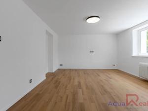 Prodej bytu 3+1, Karlovy Vary, Moskevská, 75 m2