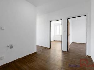 Prodej bytu 3+1, Karlovy Vary, Sibiřská, 68 m2