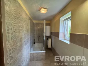 Prodej rodinného domu, Pecka, 75 m2