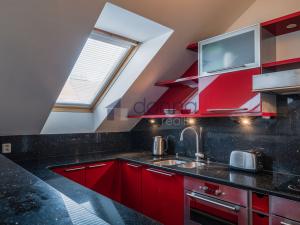 Pronájem bytu 6+kk a větší, Praha, Strojnická, 160 m2