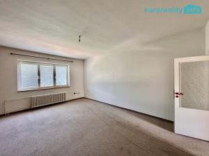 Prodej bytu 2+kk, Karlovy Vary, nábřeží Jana Palacha, 44 m2