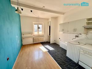 Prodej bytu 2+kk, Karlovy Vary, nábřeží Jana Palacha, 44 m2