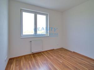 Prodej bytu 2+kk, Praha - Kyje, Farkašova, 40 m2